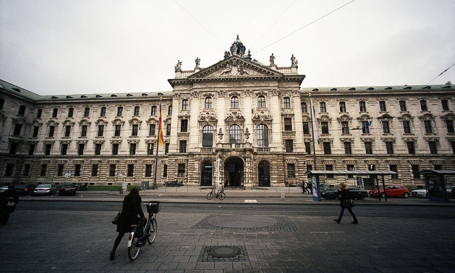 Landgericht München I beschließt 3 Jahre Haft für Pater M.